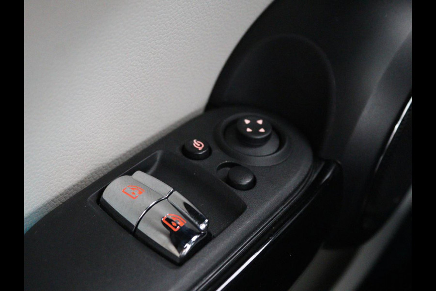 MINI Cooper S 2.0 Chili Serious Business | Panoramadak | Leder | Head-Up | Navigatie | Full LED | Harman/Kardon | Climate control | Keyless | Parkeerhulp | Cruise control