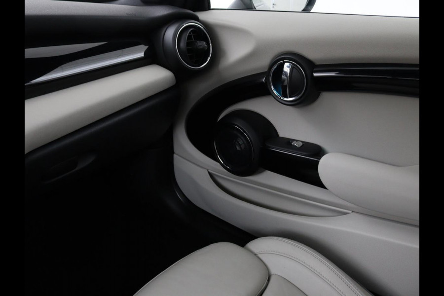 MINI Cooper S 2.0 Chili Serious Business | Panoramadak | Leder | Head-Up | Navigatie | Full LED | Harman/Kardon | Climate control | Keyless | Parkeerhulp | Cruise control