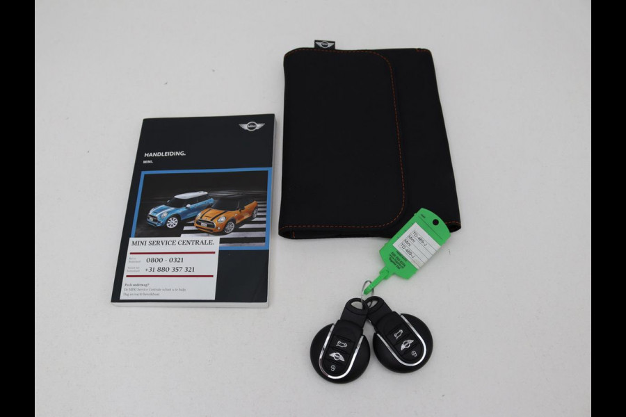 MINI Cooper S 2.0 Chili Serious Business | Panoramadak | Leder | Head-Up | Navigatie | Full LED | Harman/Kardon | Climate control | Keyless | Parkeerhulp | Cruise control