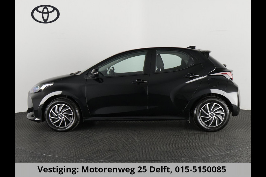 Toyota Yaris 1.5 HYBRIDE BLACKLINE GARANTIE 6-2034 AUTOMAAT. CLOUD NAVI. SLECHTS 10.000 KM.