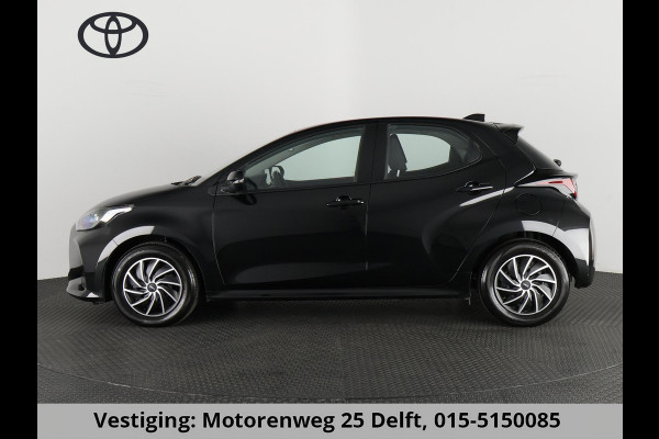 Toyota Yaris 1.5 HYBRIDE BLACKLINE GARANTIE 6-2034 AUTOMAAT. CLOUD NAVI. SLECHTS 10.000 KM.