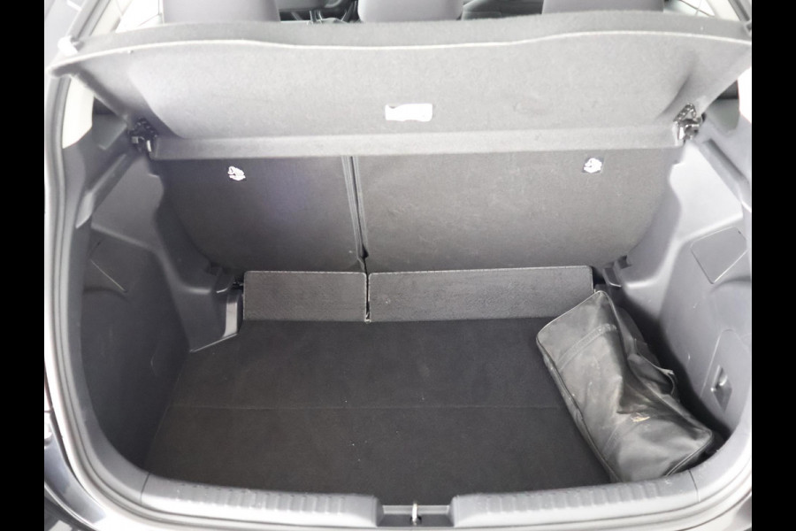 Toyota Yaris 1.5 HYBRIDE BLACKLINE GARANTIE 6-2034 AUTOMAAT. CLOUD NAVI. SLECHTS 10.000 KM.