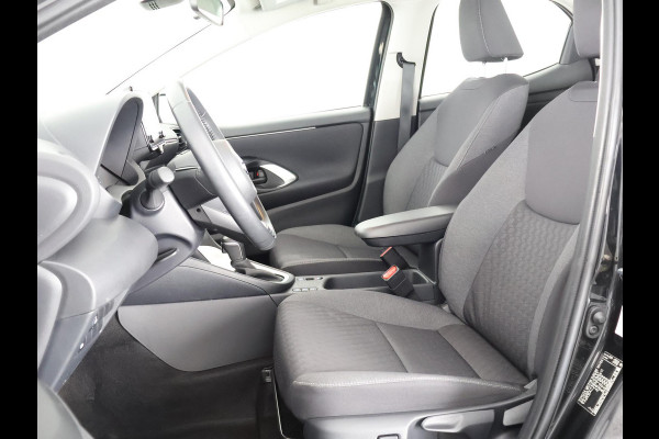 Toyota Yaris 1.5 HYBRIDE BLACKLINE GARANTIE 6-2034 AUTOMAAT. CLOUD NAVI. SLECHTS 10.000 KM.