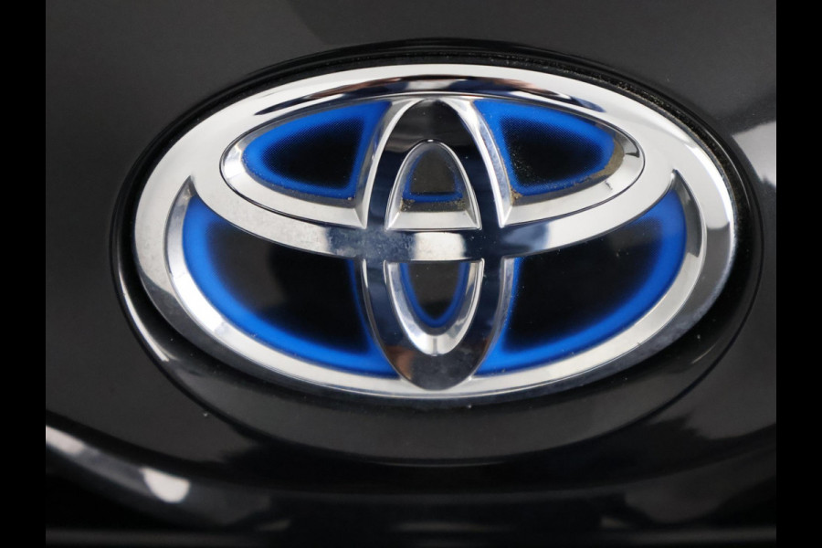 Toyota Yaris 1.5 HYBRIDE BLACKLINE GARANTIE 6-2034 AUTOMAAT. CLOUD NAVI. SLECHTS 10.000 KM.