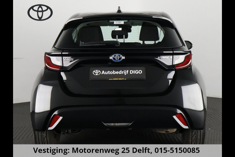 Toyota Yaris 1.5 HYBRIDE BLACKLINE GARANTIE 6-2034 AUTOMAAT. CLOUD NAVI. SLECHTS 10.000 KM.