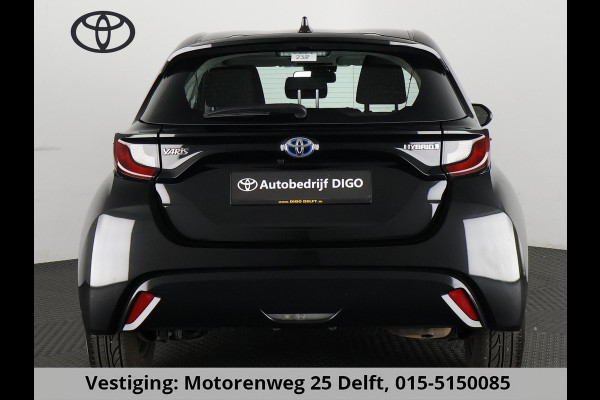 Toyota Yaris 1.5 HYBRIDE BLACKLINE GARANTIE 6-2034 AUTOMAAT. CLOUD NAVI. SLECHTS 10.000 KM.