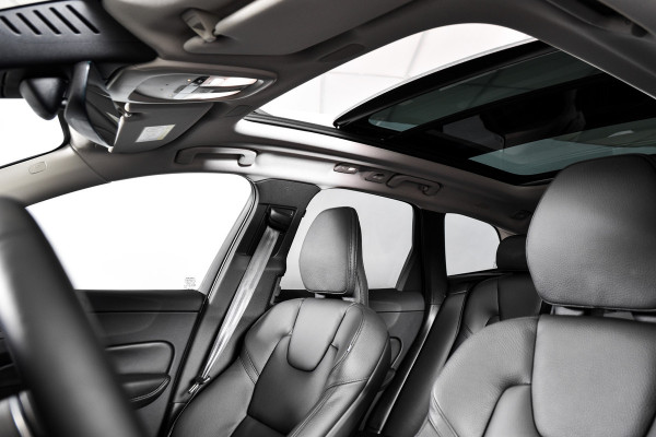 Volvo XC60 2.0 Recharge T6 AWD Plus Dark | S/K-Panodak | Dig. Cockpit | Adapt. Cruise | Memory Stoelen | Elek. Klep | Stoel-+stuurverw. | 360 Camera | NAV+App. Connect | LM 19" | 9452
