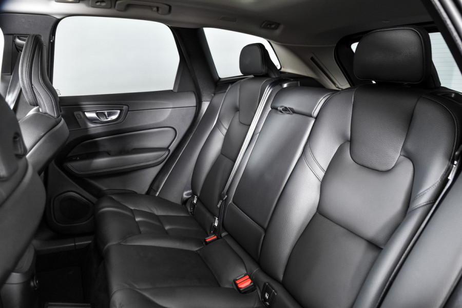 Volvo XC60 2.0 Recharge T6 AWD Plus Dark | S/K-Panodak | Dig. Cockpit | Adapt. Cruise | Memory Stoelen | Elek. Klep | Stoel-+stuurverw. | 360 Camera | NAV+App. Connect | LM 19" | 9452