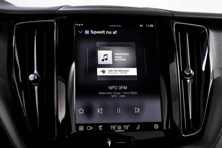 Volvo XC60 2.0 Recharge T6 AWD Plus Dark | S/K-Panodak | Dig. Cockpit | Adapt. Cruise | Memory Stoelen | Elek. Klep | Stoel-+stuurverw. | 360 Camera | NAV+App. Connect | LM 19" | 9452