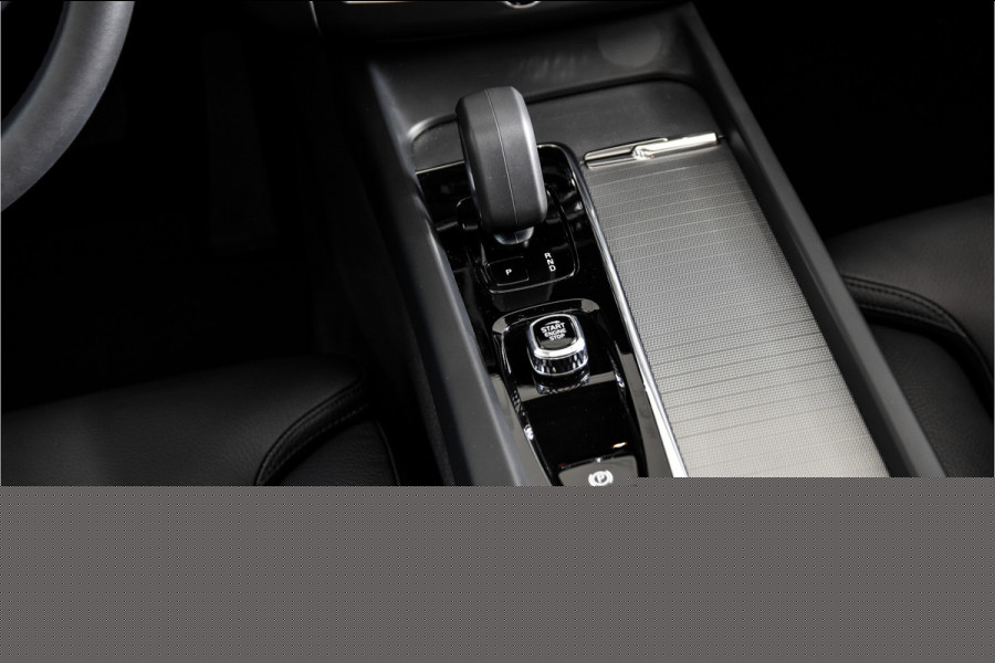 Volvo XC60 2.0 Recharge T6 AWD Plus Dark | S/K-Panodak | Dig. Cockpit | Adapt. Cruise | Memory Stoelen | Elek. Klep | Stoel-+stuurverw. | 360 Camera | NAV+App. Connect | LM 19" | 9452