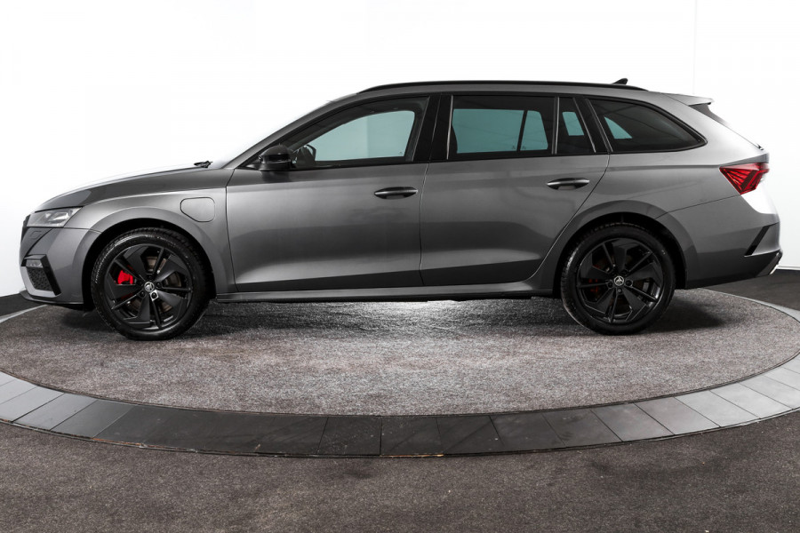 Škoda Octavia Combi 1.4 TSI RS iV PHEV Business - Automaat | Dig. Cockpit | Adapt. Cruise | Stoel-+ Stuurverw. | PDC | Camera | NAV +App. Connect | ECC | Elek. Klep | LM 19" | 4923