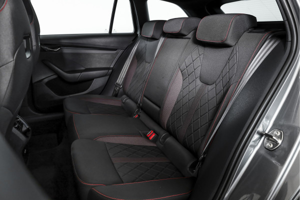 Škoda Octavia Combi 1.4 TSI RS iV PHEV Business - Automaat | Dig. Cockpit | Adapt. Cruise | Stoel-+ Stuurverw. | PDC | Camera | NAV +App. Connect | ECC | Elek. Klep | LM 19" | 4923