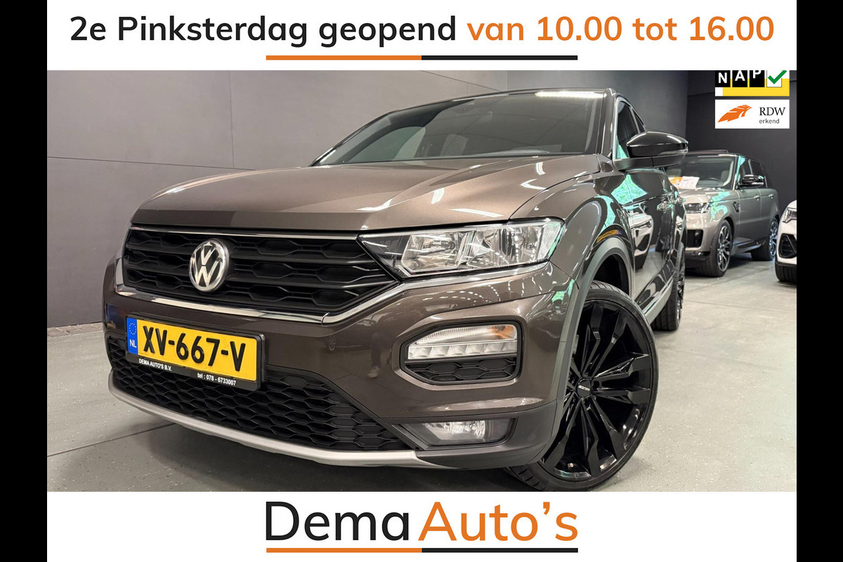 Volkswagen T-Roc 1.5 TSI Sport V-COCKPIT/NAVI/CARPLAY/ECC/PDC/CRUISE/// Volkswagen T-Roc 1.5 TSI Sport V-COCKPIT/NAVI/CARPLAY/ECC/PDC/CRUISE///