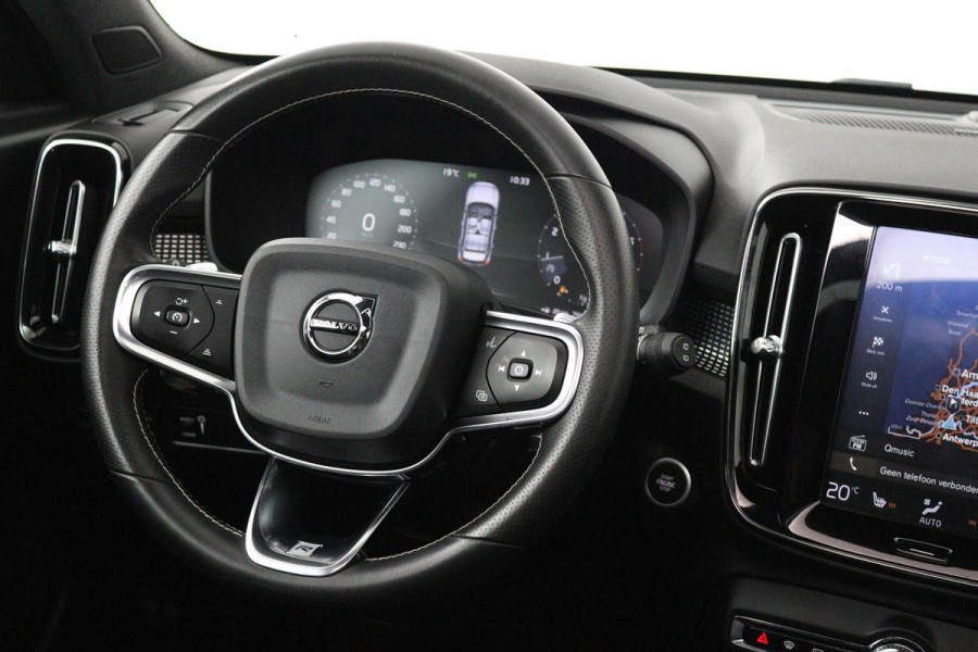 Volvo XC40 2.0 T4 R-Design (PANORAMADAK, CAMERA, STOELVERWARMING, MEMORY SEATS, HARMAN KARDON)