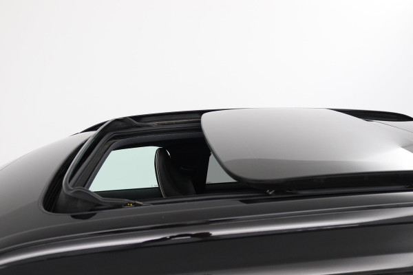 Volvo XC40 2.0 T4 R-Design (PANORAMADAK, CAMERA, STOELVERWARMING, MEMORY SEATS, HARMAN KARDON)