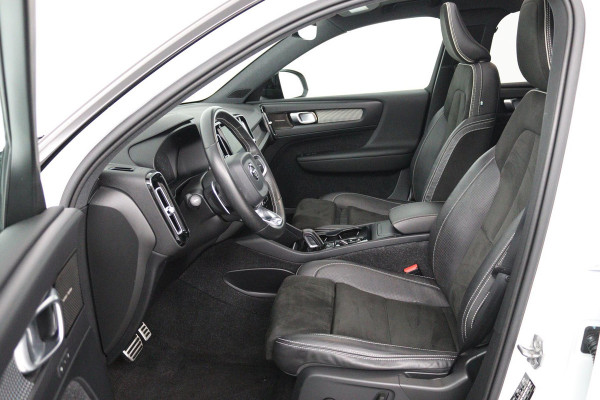 Volvo XC40 2.0 T4 R-Design (PANORAMADAK, CAMERA, STOELVERWARMING, MEMORY SEATS, HARMAN KARDON)