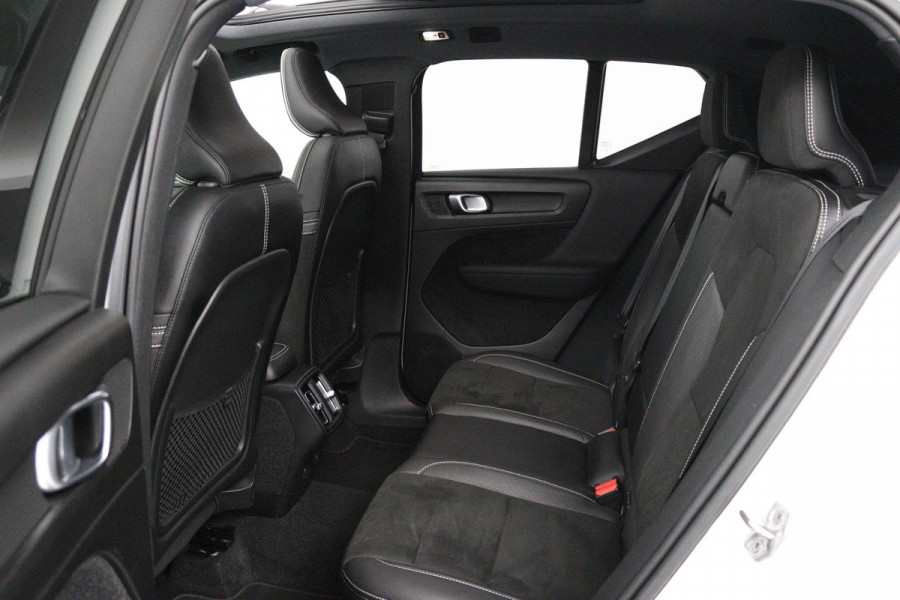Volvo XC40 2.0 T4 R-Design (PANORAMADAK, CAMERA, STOELVERWARMING, MEMORY SEATS, HARMAN KARDON)