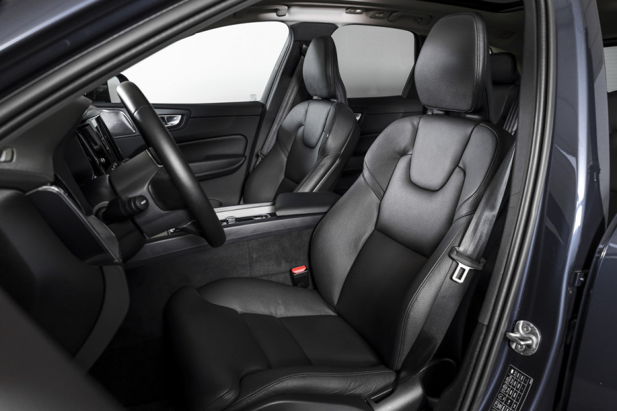 Volvo XC60 2.0 Recharge T6 AWD Plus Dark | S/K-Panodak | Dig. Cockpit | Adapt. Cruise | Memory Stoelen | Elek. Klep | Stoel-+stuurverw. | 360 Camera | NAV+App. Connect | LM 19" | 9702