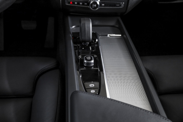 Volvo XC60 2.0 Recharge T6 AWD Plus Dark | S/K-Panodak | Dig. Cockpit | Adapt. Cruise | Memory Stoelen | Elek. Klep | Stoel-+stuurverw. | 360 Camera | NAV+App. Connect | LM 19" | 9702