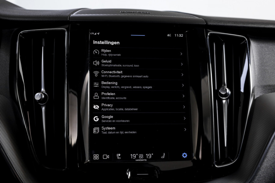 Volvo XC60 2.0 Recharge T6 AWD Plus Dark | S/K-Panodak | Dig. Cockpit | Adapt. Cruise | Memory Stoelen | Elek. Klep | Stoel-+stuurverw. | 360 Camera | NAV+App. Connect | LM 19" | 9702