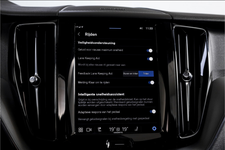 Volvo XC60 2.0 Recharge T6 AWD Plus Dark | S/K-Panodak | Dig. Cockpit | Adapt. Cruise | Memory Stoelen | Elek. Klep | Stoel-+stuurverw. | 360 Camera | NAV+App. Connect | LM 19" | 9702