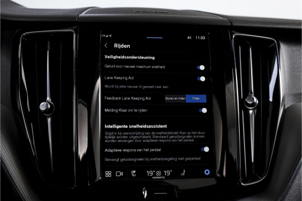 Volvo XC60 2.0 Recharge T6 AWD Plus Dark | S/K-Panodak | Dig. Cockpit | Adapt. Cruise | Memory Stoelen | Elek. Klep | Stoel-+stuurverw. | 360 Camera | NAV+App. Connect | LM 19" | 9702