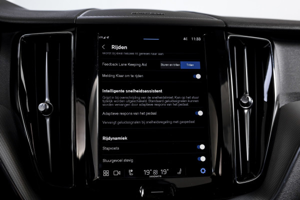 Volvo XC60 2.0 Recharge T6 AWD Plus Dark | S/K-Panodak | Dig. Cockpit | Adapt. Cruise | Memory Stoelen | Elek. Klep | Stoel-+stuurverw. | 360 Camera | NAV+App. Connect | LM 19" | 9702