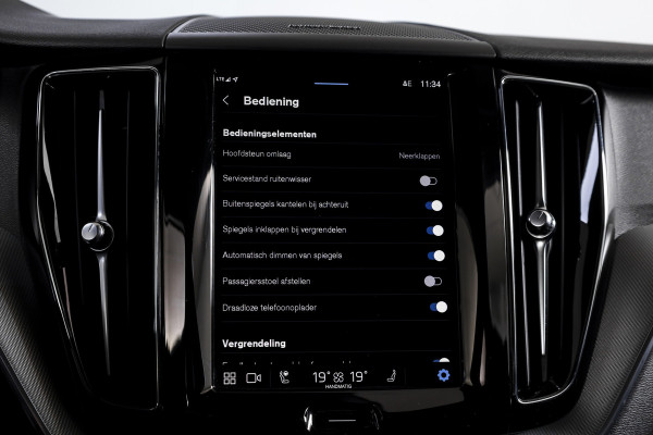 Volvo XC60 2.0 Recharge T6 AWD Plus Dark | S/K-Panodak | Dig. Cockpit | Adapt. Cruise | Memory Stoelen | Elek. Klep | Stoel-+stuurverw. | 360 Camera | NAV+App. Connect | LM 19" | 9702
