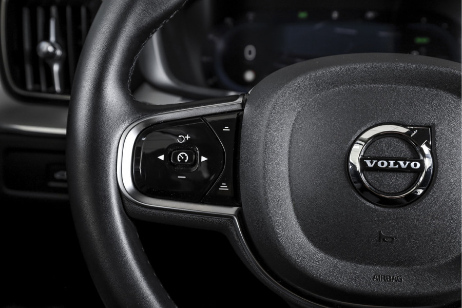 Volvo XC60 2.0 Recharge T6 AWD Plus Dark | S/K-Panodak | Dig. Cockpit | Adapt. Cruise | Memory Stoelen | Elek. Klep | Stoel-+stuurverw. | 360 Camera | NAV+App. Connect | LM 19" | 9702