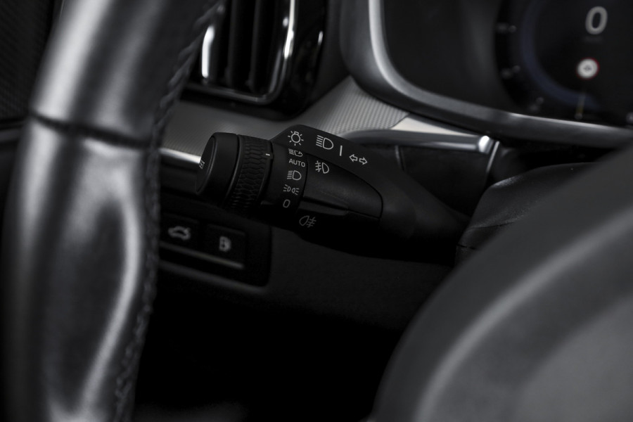 Volvo XC60 2.0 Recharge T6 AWD Plus Dark | S/K-Panodak | Dig. Cockpit | Adapt. Cruise | Memory Stoelen | Elek. Klep | Stoel-+stuurverw. | 360 Camera | NAV+App. Connect | LM 19" | 9702
