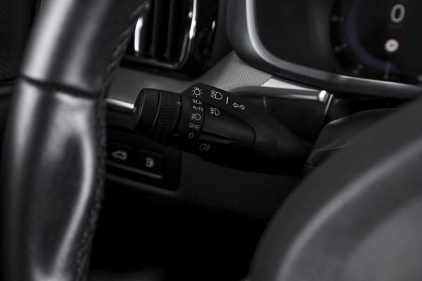 Volvo XC60 2.0 Recharge T6 AWD Plus Dark | S/K-Panodak | Dig. Cockpit | Adapt. Cruise | Memory Stoelen | Elek. Klep | Stoel-+stuurverw. | 360 Camera | NAV+App. Connect | LM 19" | 9702