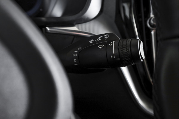 Volvo XC60 2.0 Recharge T6 AWD Plus Dark | S/K-Panodak | Dig. Cockpit | Adapt. Cruise | Memory Stoelen | Elek. Klep | Stoel-+stuurverw. | 360 Camera | NAV+App. Connect | LM 19" | 9702