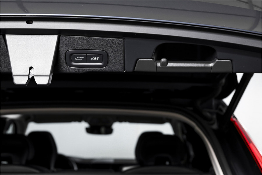 Volvo XC60 2.0 Recharge T6 AWD Plus Dark | S/K-Panodak | Dig. Cockpit | Adapt. Cruise | Memory Stoelen | Elek. Klep | Stoel-+stuurverw. | 360 Camera | NAV+App. Connect | LM 19" | 9702