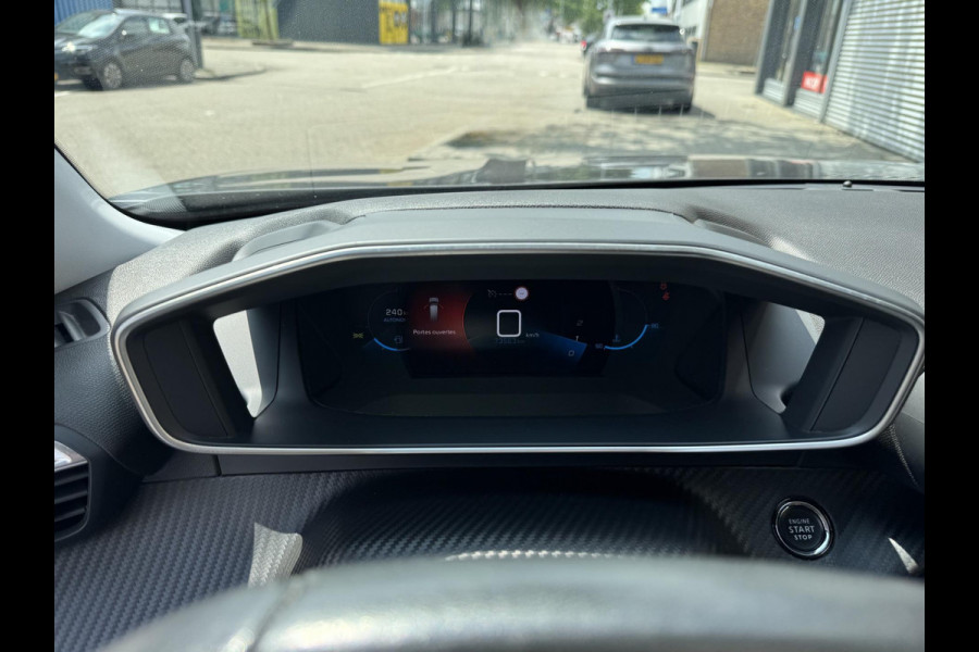 Peugeot 2008 1.2 PureTech Allure Pack - Navigatie I Airco I LED I PDC I Sport velgen I Achteruitrij Camera I Dealer onderhouden