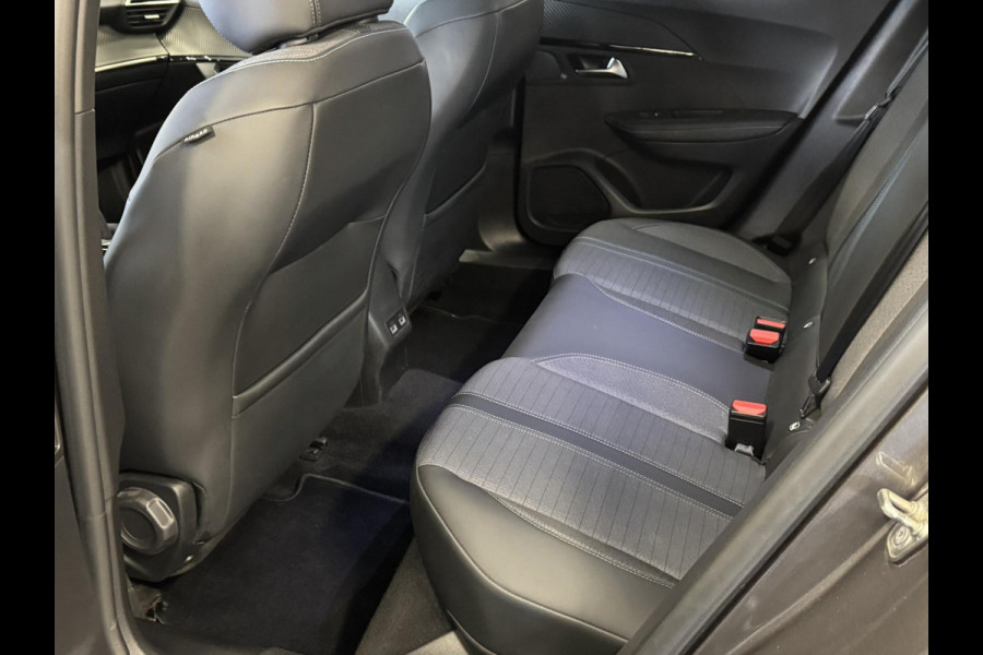 Peugeot 2008 1.2 PureTech Allure Pack - Navigatie I Airco I LED I PDC I Sport velgen I Achteruitrij Camera I Dealer onderhouden
