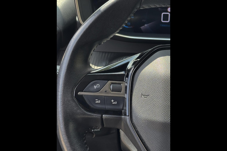 Peugeot 2008 1.2 PureTech Allure Pack - Navigatie I Airco I LED I PDC I Sport velgen I Achteruitrij Camera I Dealer onderhouden