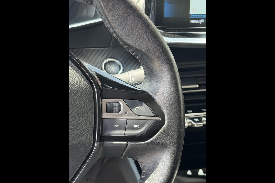 Peugeot 2008 1.2 PureTech Allure Pack - Navigatie I Airco I LED I PDC I Sport velgen I Achteruitrij Camera I Dealer onderhouden