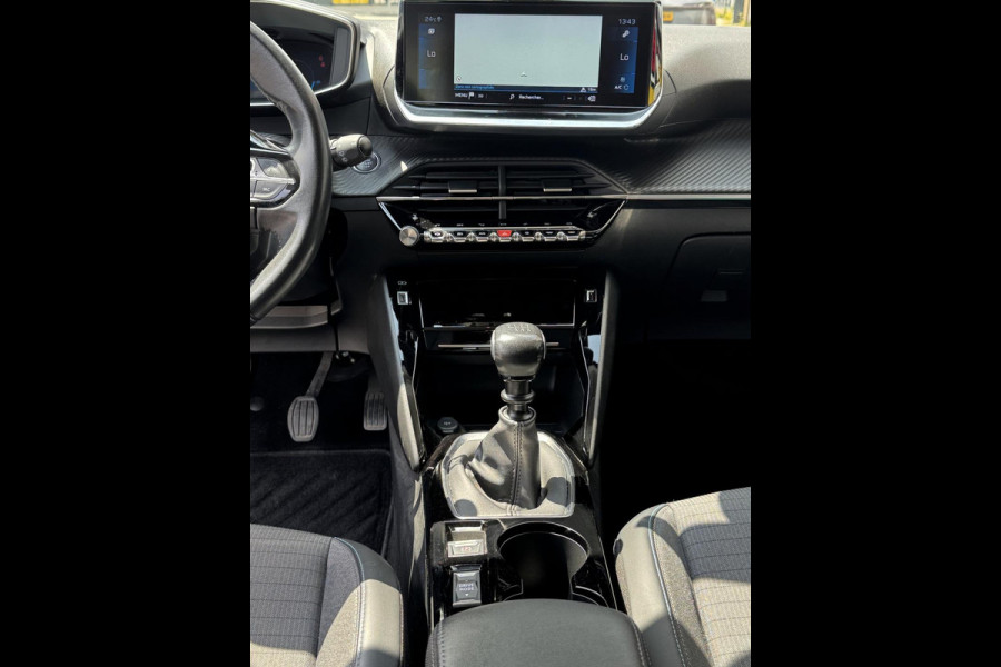 Peugeot 2008 1.2 PureTech Allure Pack - Navigatie I Airco I LED I PDC I Sport velgen I Achteruitrij Camera I Dealer onderhouden