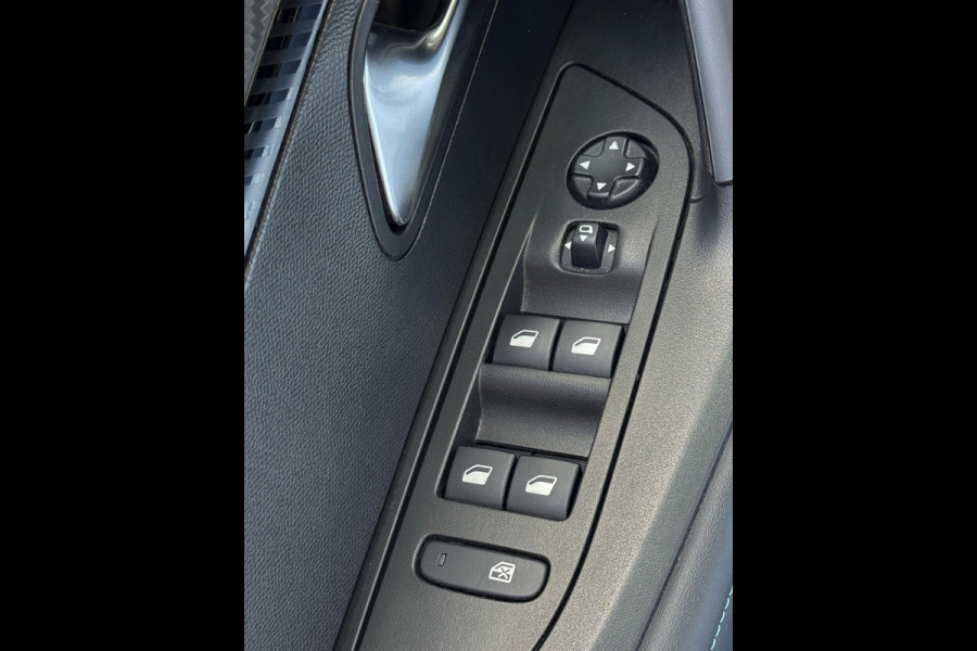 Peugeot 2008 1.2 PureTech Allure Pack - Navigatie I Airco I LED I PDC I Sport velgen I Achteruitrij Camera I Dealer onderhouden