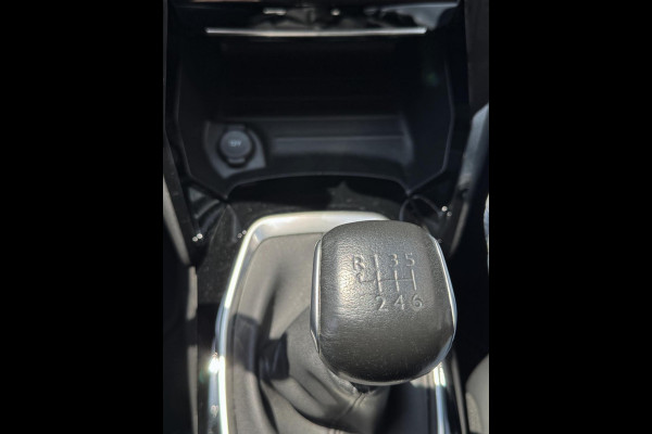 Peugeot 2008 1.2 PureTech Allure Pack - Navigatie I Airco I LED I PDC I Sport velgen I Achteruitrij Camera I Dealer onderhouden