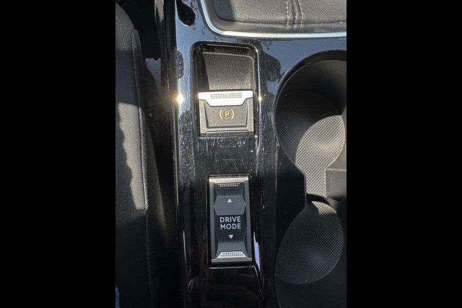 Peugeot 2008 1.2 PureTech Allure Pack - Navigatie I Airco I LED I PDC I Sport velgen I Achteruitrij Camera I Dealer onderhouden