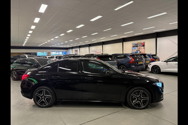 Mercedes-Benz A-Klasse 250 e AMG PREMIUM 218PK SFEERVERL/NAVI/DAB/LED/V-COCKPIT/CARPLAY///