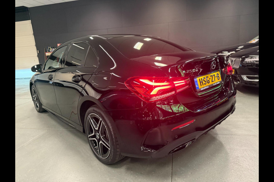 Mercedes-Benz A-Klasse 250 e AMG PREMIUM 218PK SFEERVERL/NAVI/DAB/LED/V-COCKPIT/CARPLAY///