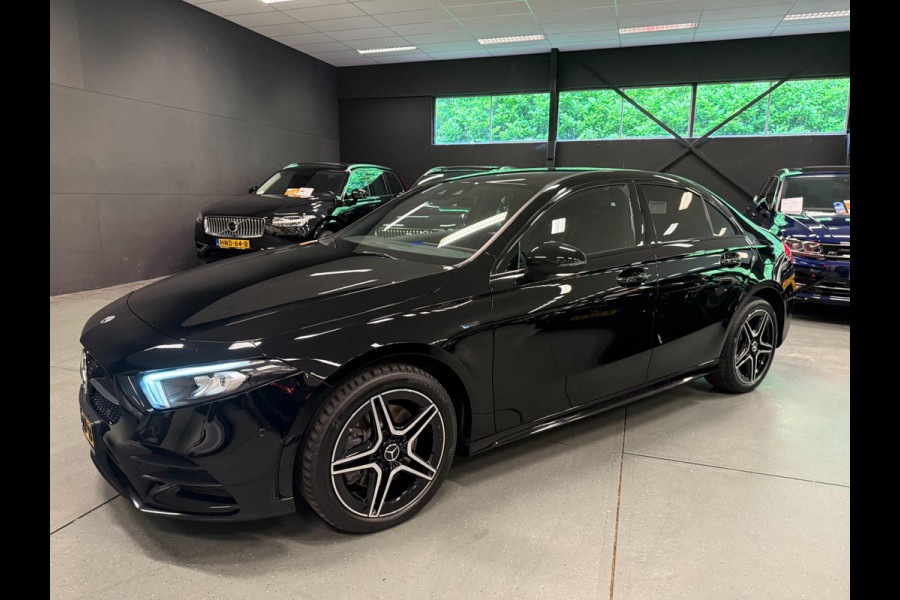 Mercedes-Benz A-Klasse 250 e AMG PREMIUM 218PK SFEERVERL/NAVI/DAB/LED/V-COCKPIT/CARPLAY///