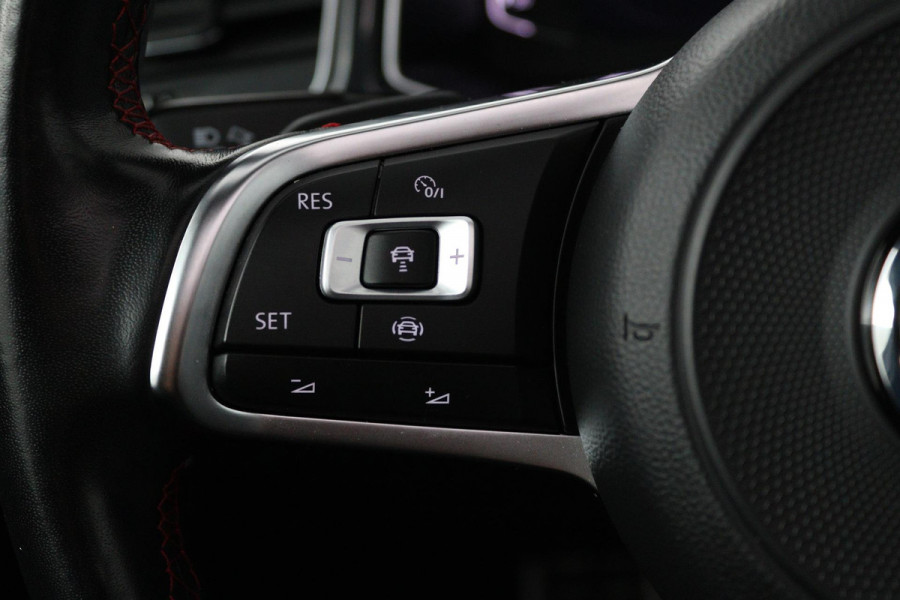 Volkswagen T-Roc 1.5 TSI Sport Business R (PANORAMADAK, DIGITALE COCKPIT, STOELVERWARMING, CAMERA, 1e EIGENAAR, GOED ONDERHOUDEN)