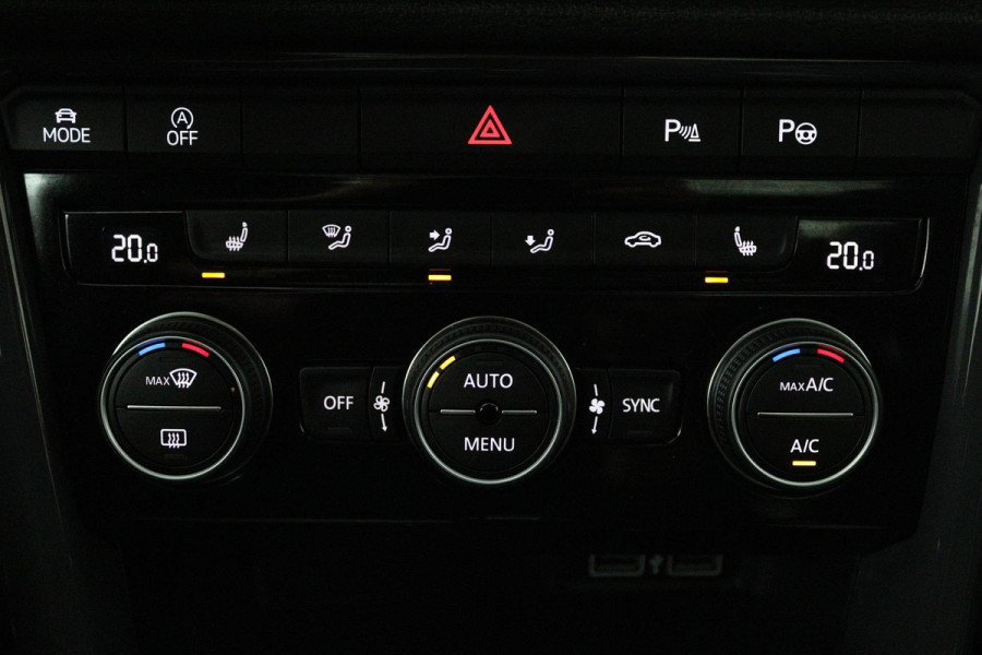 Volkswagen T-Roc 1.5 TSI Sport Business R (PANORAMADAK, DIGITALE COCKPIT, STOELVERWARMING, CAMERA, 1e EIGENAAR, GOED ONDERHOUDEN)
