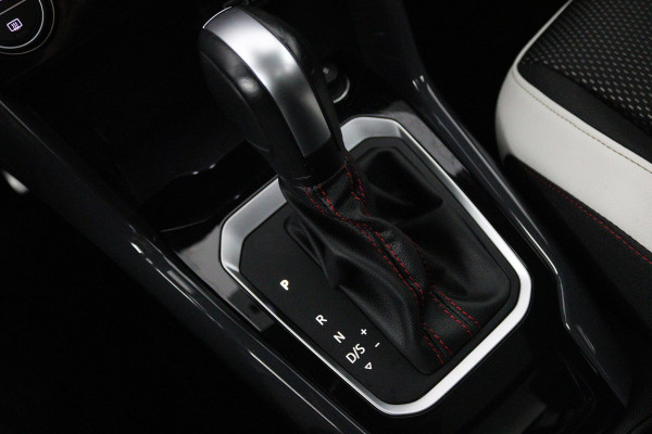 Volkswagen T-Roc 1.5 TSI Sport Business R (PANORAMADAK, DIGITALE COCKPIT, STOELVERWARMING, CAMERA, 1e EIGENAAR, GOED ONDERHOUDEN)