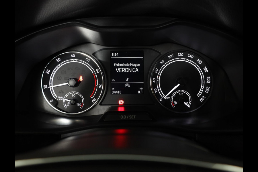 Škoda SCALA 1.0 TSI Sport Business 110 pk | Navigatie via App | Parkeersensoren | Autom. airco | Cruise control | Apple Carplay/Android Auto | LED koplampen |