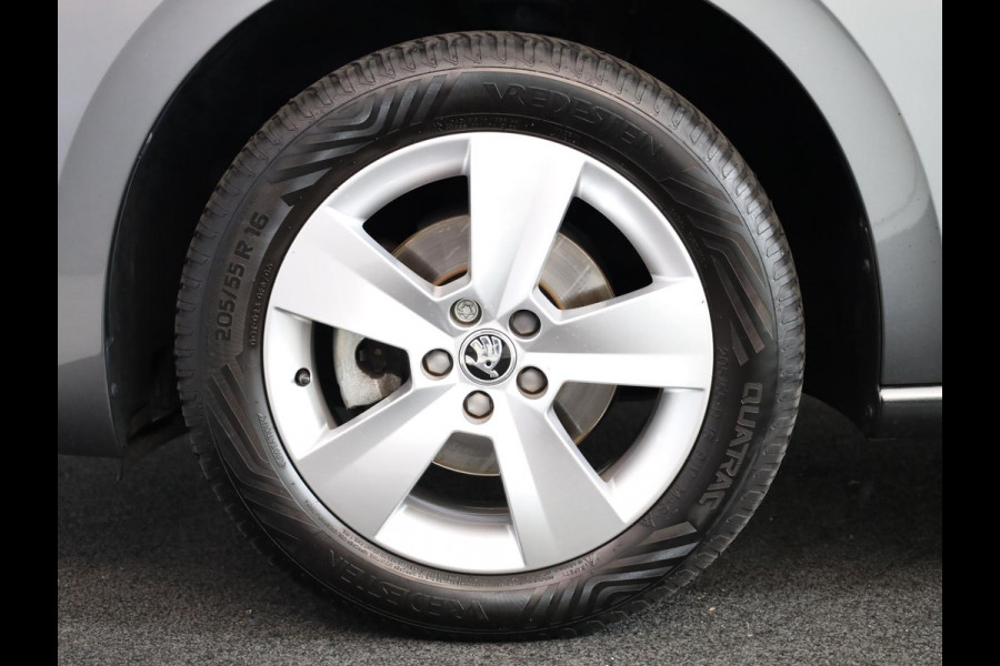 Škoda SCALA 1.0 TSI Sport Business 110 pk | Navigatie via App | Parkeersensoren | Autom. airco | Cruise control | Apple Carplay/Android Auto | LED koplampen |