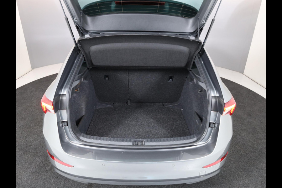 Škoda SCALA 1.0 TSI Sport Business 110 pk | Navigatie via App | Parkeersensoren | Autom. airco | Cruise control | Apple Carplay/Android Auto | LED koplampen |